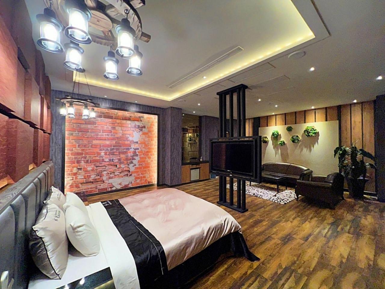 Aquarius Motel Taizhong Zewnętrze zdjęcie