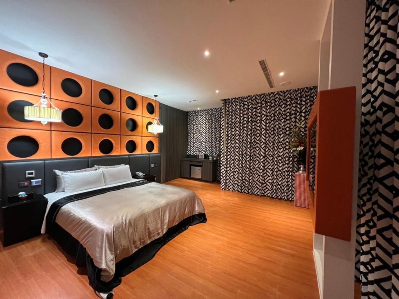 Aquarius Motel Taizhong Zewnętrze zdjęcie