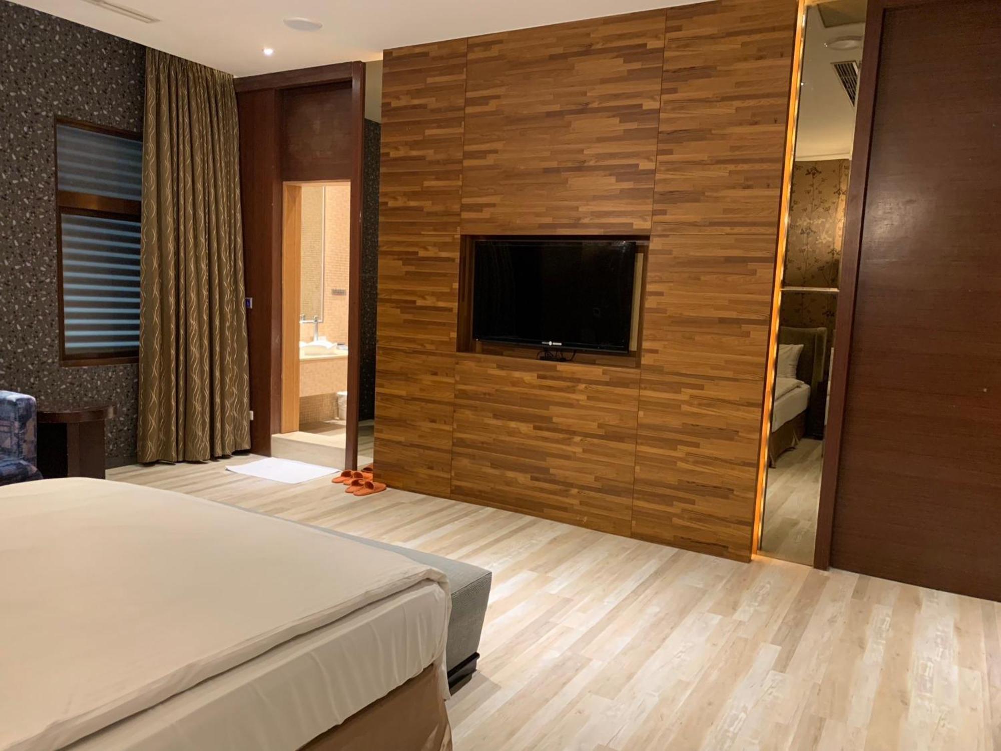 Aquarius Motel Taizhong Zewnętrze zdjęcie